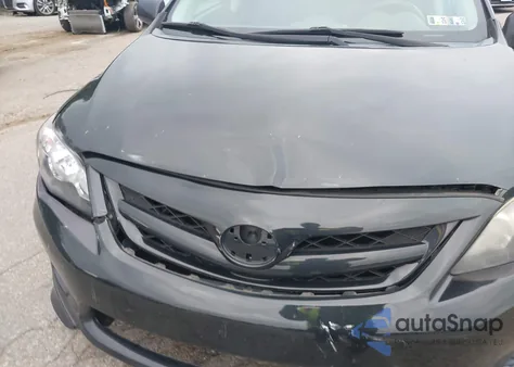 2013 Toyota Corolla S z USA, uszkodzony, nr VIN 2T1BU4EE9DC120223